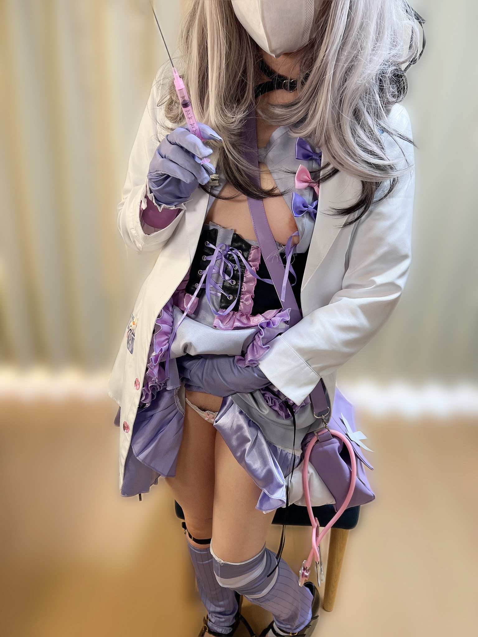 【健屋花那】健屋花那の白衣看護師コスでチンポ診察!手袋シゴキ顔射ビュッビュ後、紐... サンプル画像1