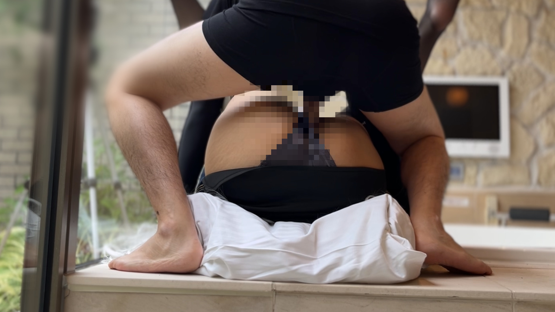 【空崎ヒナ】空崎ヒナ昼間ラブホ大窓前着衣パンツずらし生ハメ絶頂!仁王立ちフェラ喉... サンプル画像3