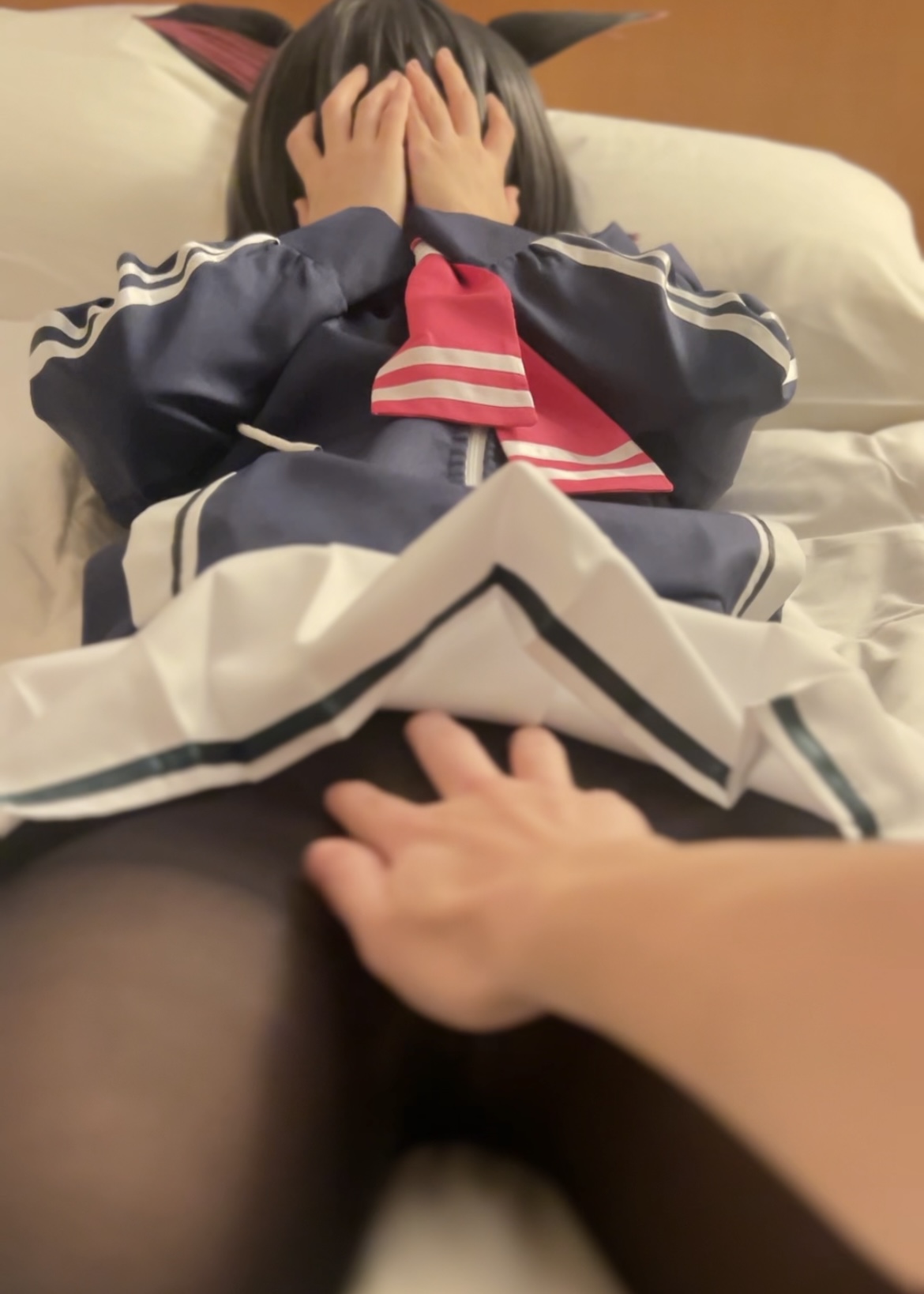 【杏山カズサ】杏山カズサ壁際パイパンまんこ生挿入中出し絶頂!黒タイツ股破壊穴ハメ... サンプル画像2