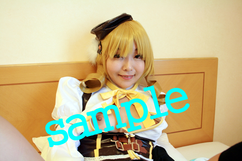 【巴マミ】魔法少女衣装の巴マミ、玩具でパイパンマ●コ責めストレス解消絶頂!愛液潮... サンプル画像1